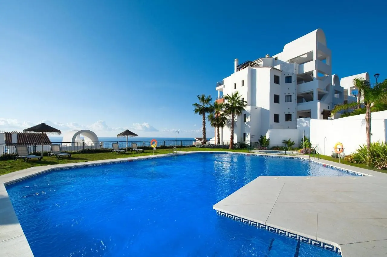 Amplio Apartamento De 2 Dormitorios Vista Mar Lateral Torrox Spain
